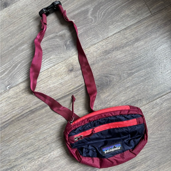 Patagonia Handbags - Patagonia Burgundy and Navy Fanny Pack